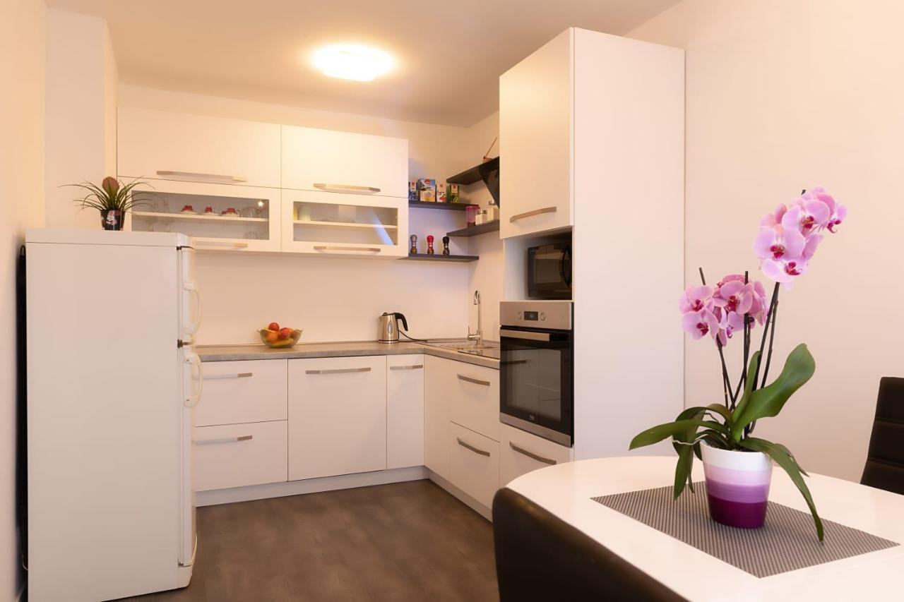 Apartman Melani Слуни Экстерьер фото