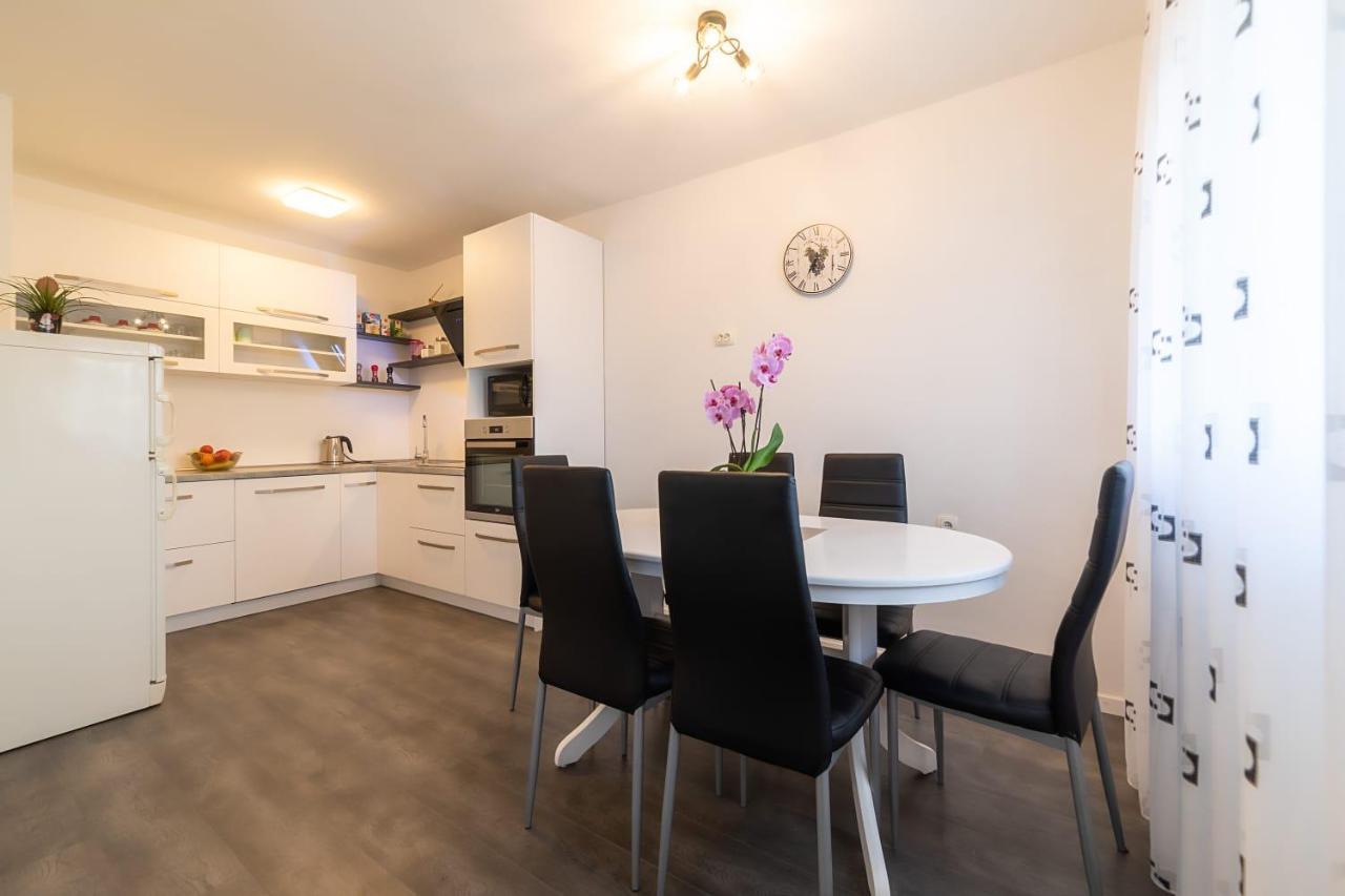 Apartman Melani Слуни Экстерьер фото