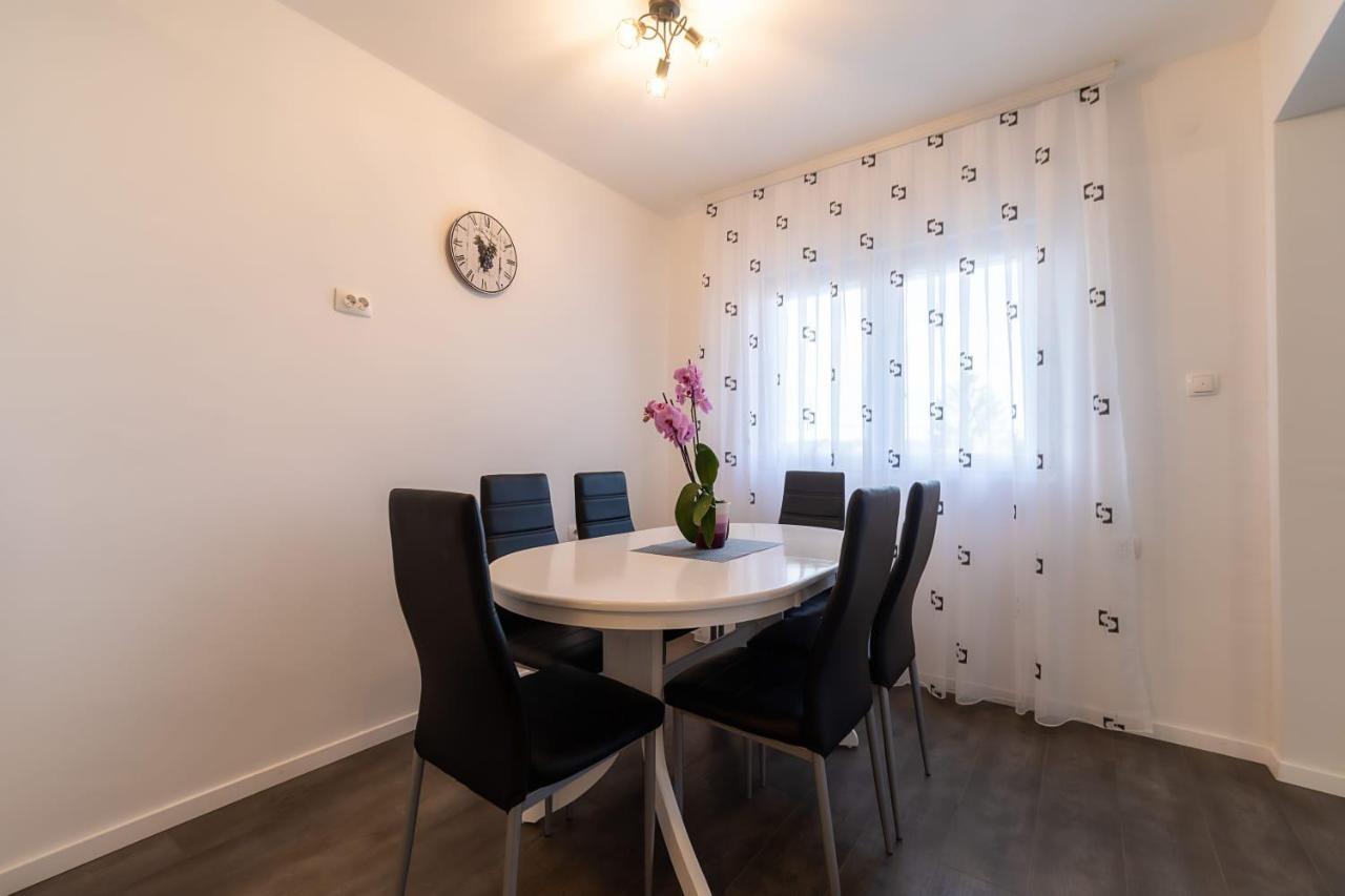 Apartman Melani Слуни Экстерьер фото